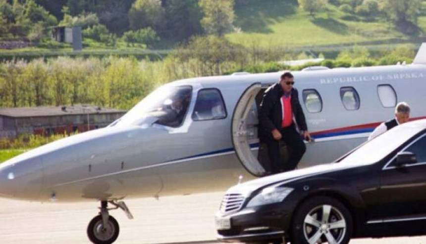 Dodik: Niko mi ne može zabraniti predsjednički avion i helikopter Dodik: Niko mi ne može zabraniti predsjednički avion i helikopter