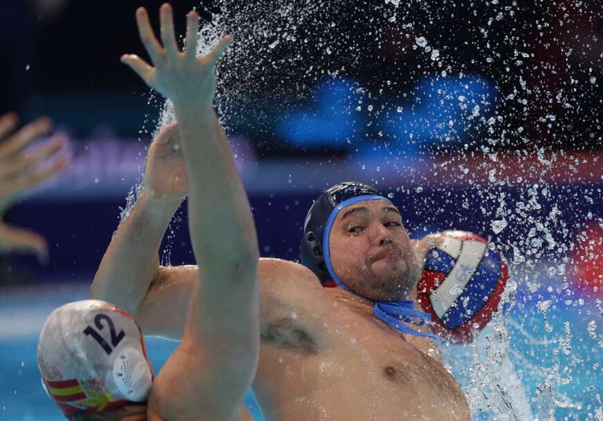 (FOTO, VIDEO) Fenomenalna pobjeda nad Španijom: Mandićeva nesmotrenost umalo koštala Srbiju, Viktor Rašović pogodio za slavlje 6 sekundi prije kraja