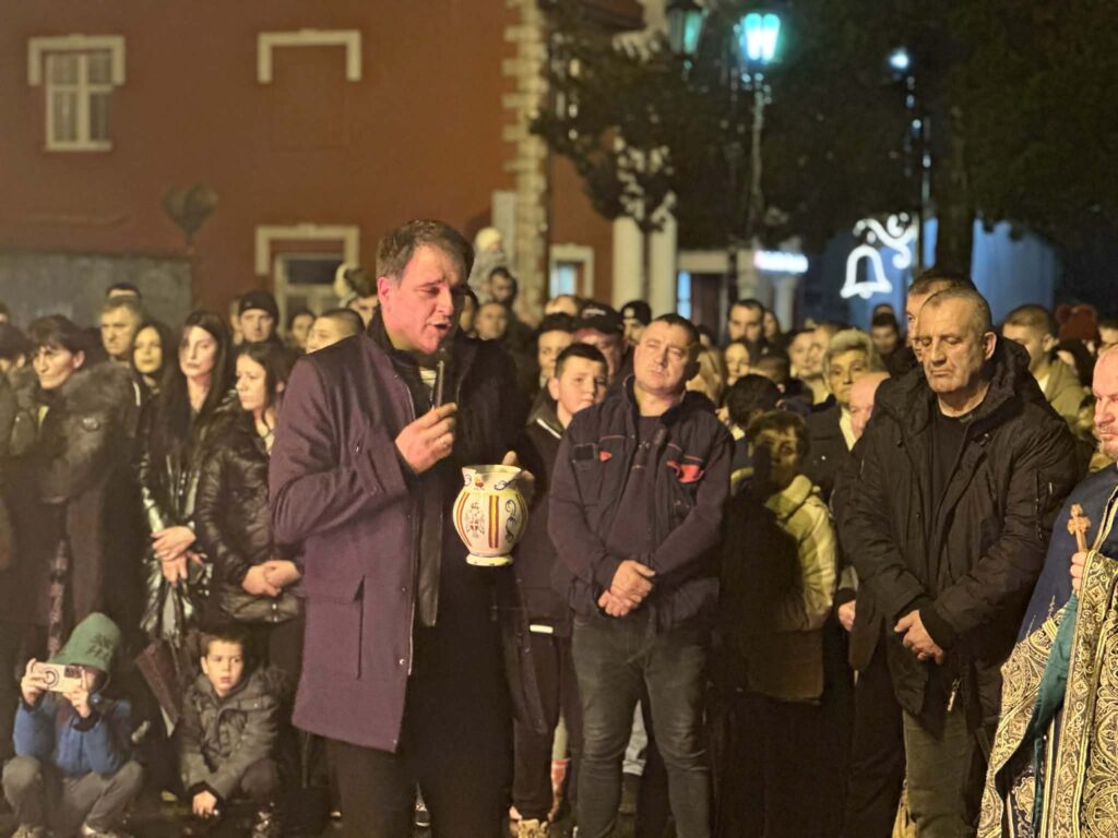 „Sve je prolazno, samo je Božanska vječnost neprolazna“- Božićna poruka Vukote Govedarice