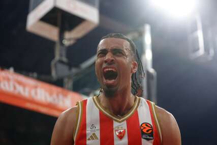 „Možda je on sljedeća Zvezdina zvijezda“ Nvora poklonio medalju – evo i kome „Možda je on sljedeća Zvezdina zvijezda“ Nvora poklonio medalju – evo i kome