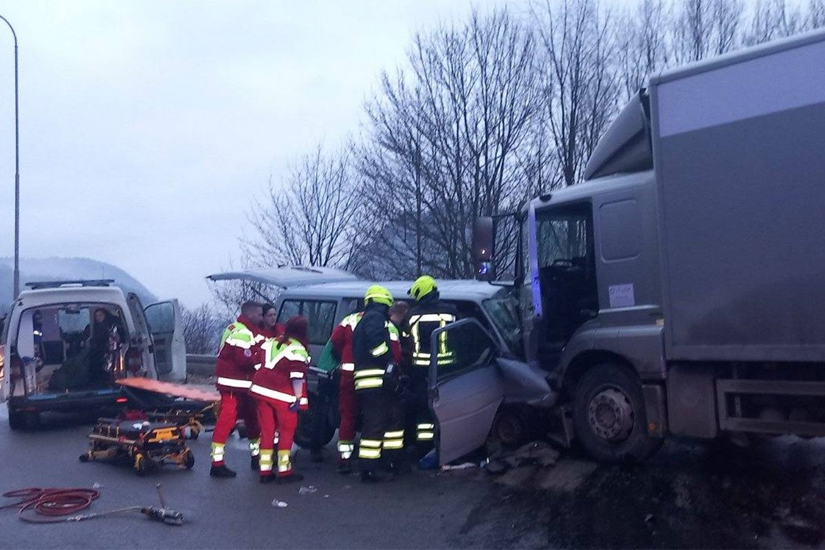 U teškoj nesreći na putu Sarajevo – Pale poginula planinarka