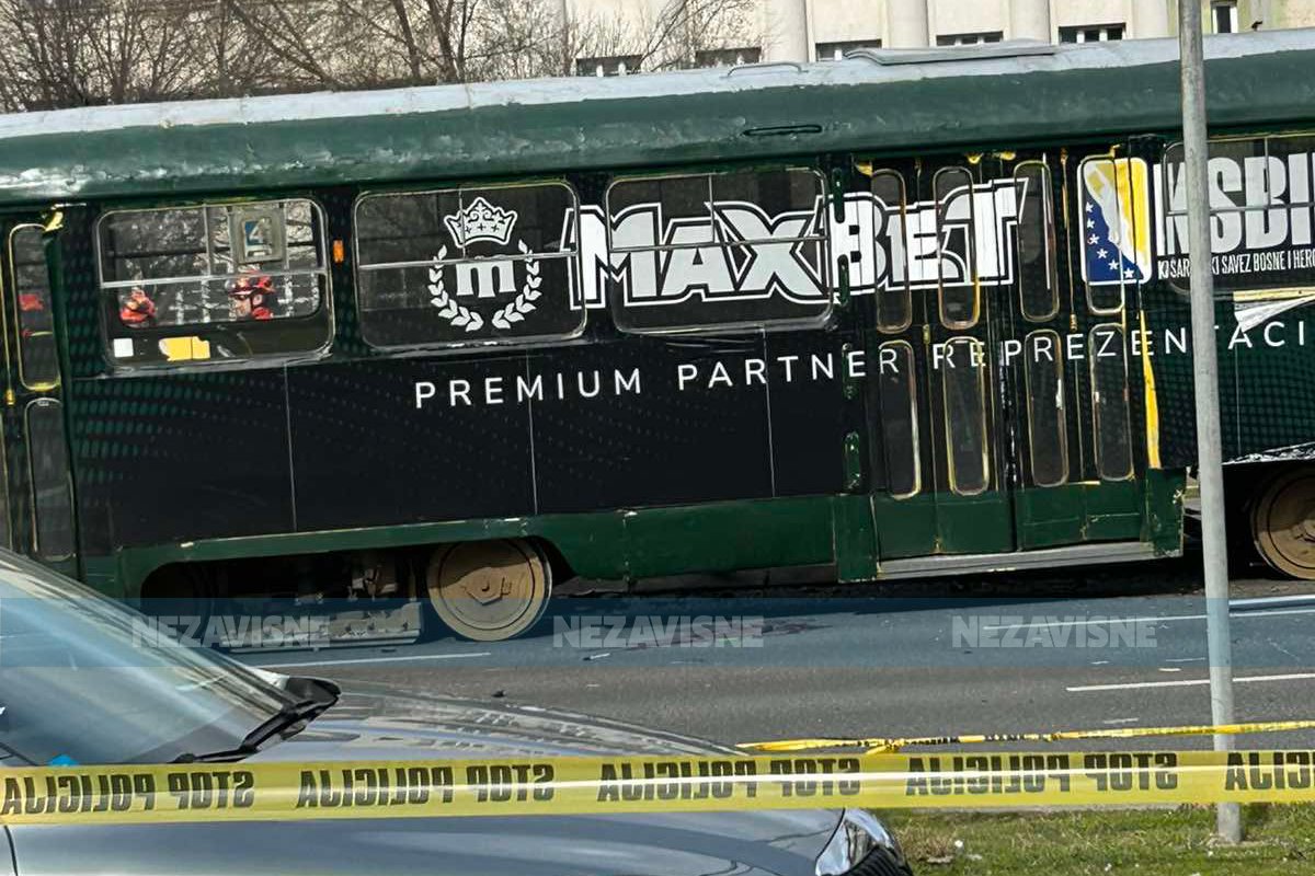 Objavljen snimak iskakanja tramvaja iz šina u Sarajevu (UZNEMIRUJUĆI VIDEO)