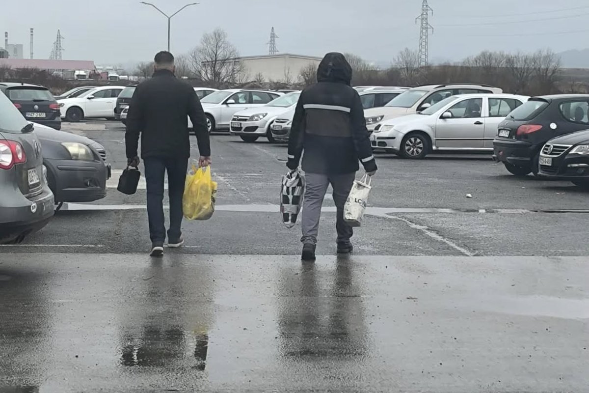 Počelo gašenje “Koksare”: Škole ne rade, angažovane hitne službe (FOTO)