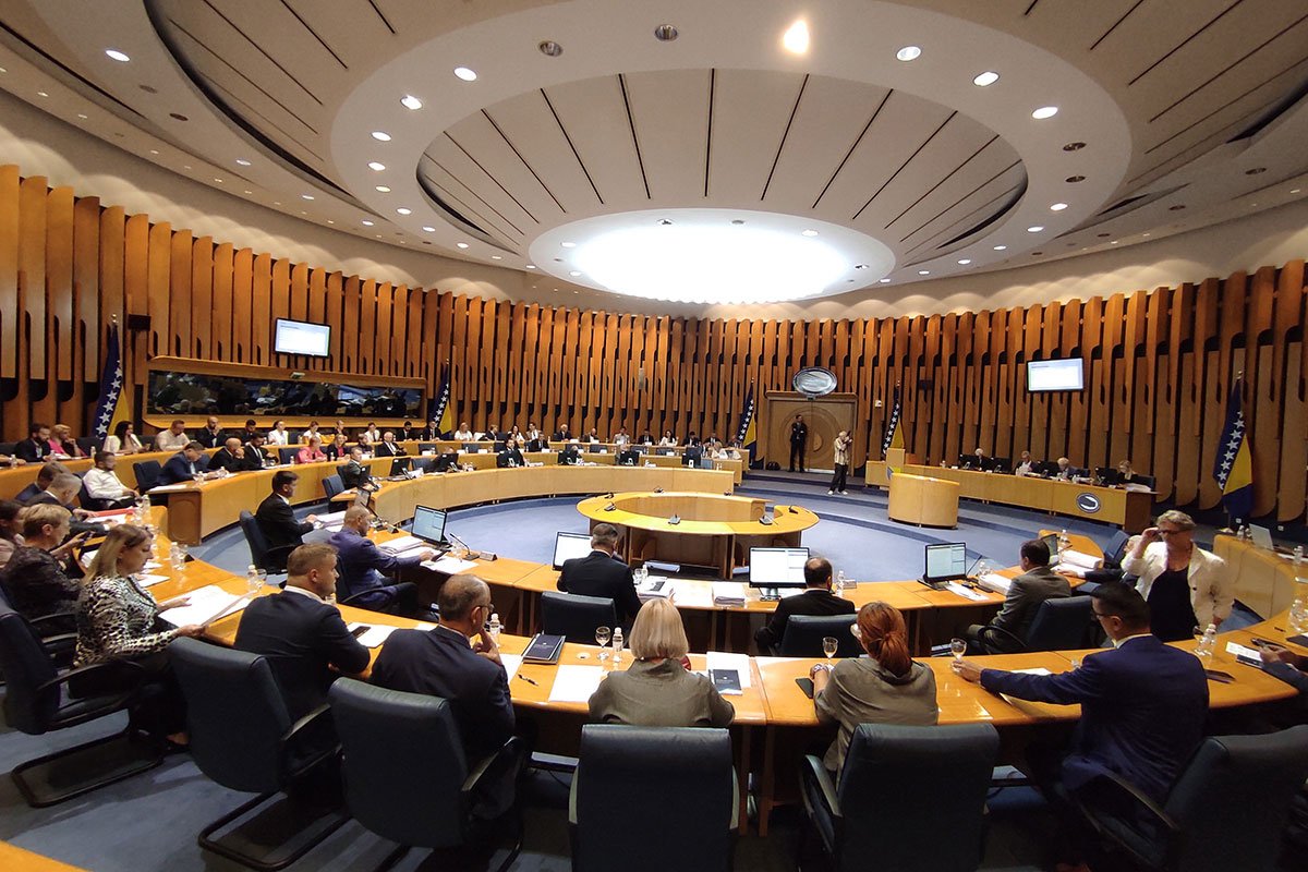 Špirić, Čović i Ademović „usaglasili“ zakon