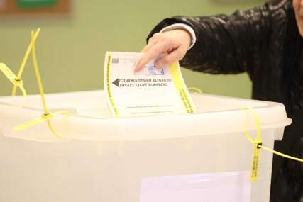 Pravo glasa ima oko 85.000 birača: Danas se održavaju PONOVLJENI IZBORI za predsjednika Republike Srpske