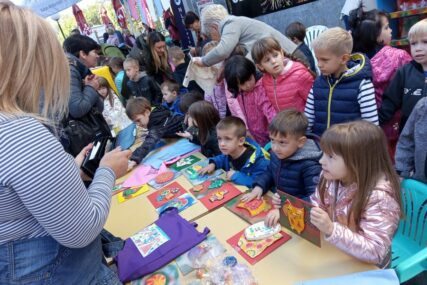 Profesija kojom dominiraju ŽENE: Samo 23 muškarca u Republici Srpskoj se bave ovim poslom