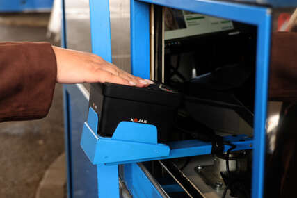 „Moramo nekako da SPRIJEČIMO TAJ HAOS!“ EU u panici zbog novog pravila putovanja koji su sami donijeli