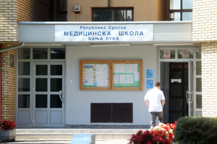 „Ili su slagali inspektoricu ili ona laže nas“ Sandić iznosi nove detalje o spornoj ekskurziji Medicinske škole