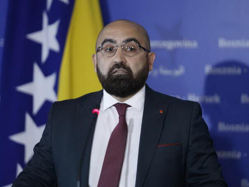 Amidžić odbio, pa Hasanović potpisao prenos novca CIK-u Amidžić odbio, pa Hasanović potpisao prenos novca CIK-u