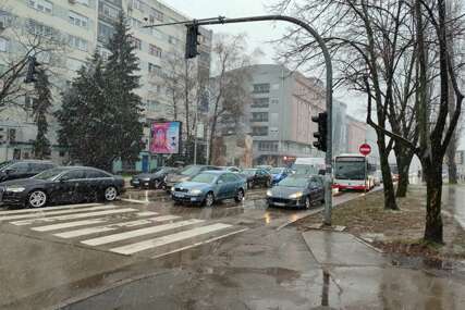 Još uvijek obavezno posjedovanje zimske opreme: Zabranjen saobraćaj preko mosta na magistralnom putu Dobro Polje – Miljevina