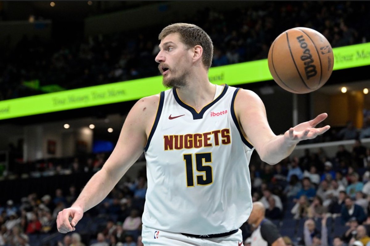 Jokić briljirao na korak od tripl-dabla: Memfis slomio Denver