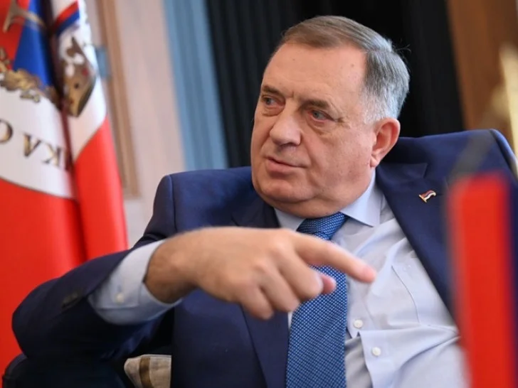 Dodik građanima u RS: Svako se vozi sam, putujte zajedno da uštedite gorivo! Dodik građanima u RS: Svako se vozi sam, putujte zajedno da uštedite gorivo!
