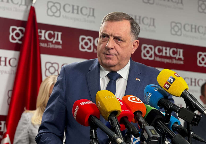 (VIDEO, FOTO) Očekuje pobjedu na oktobarskim izborima: Dodik šalje 850 omladinaca SNSD na ljetovanje u Grčku, najavio i BESPLATNE UDŽBENIKE za osnovce u Srpskoj (VIDEO, FOTO) Očekuje pobjedu na oktobarskim izborima: Dodik šalje 850 omladinaca SNSD na ljetovanje u Grčku, najavio i BESPLATNE UDŽBENIKE za osnovce u Srpskoj