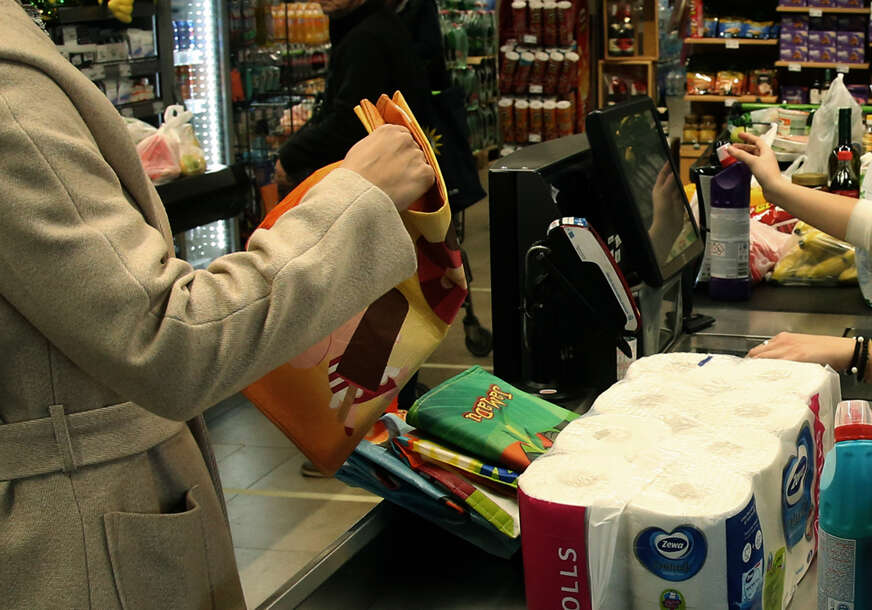 „Ne isplati se ulaziti u minus“ Građani na mukama, visoki troškovi dižu cijene hrane