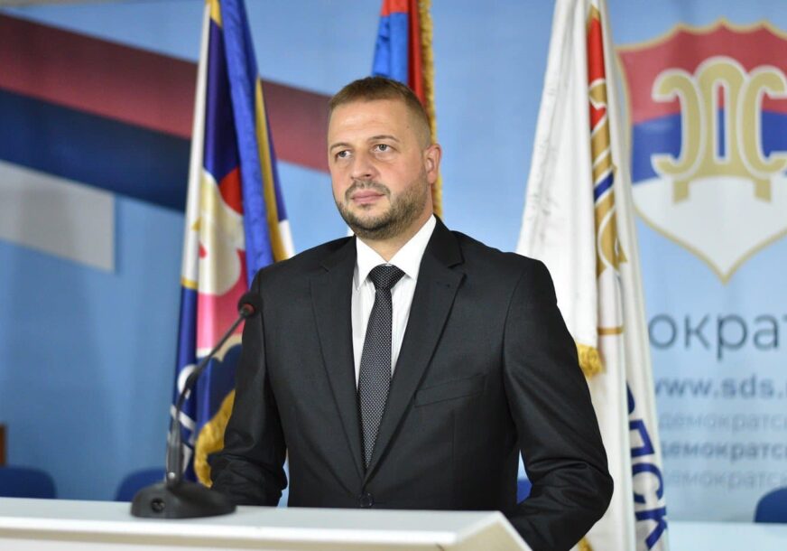 BAHATOST I NEBRIGA ZA GRAĐANE: Nešković traži HITNO usvajanje zakona, kojim bi se omogućilo ukidanje akciza  na GORIVO