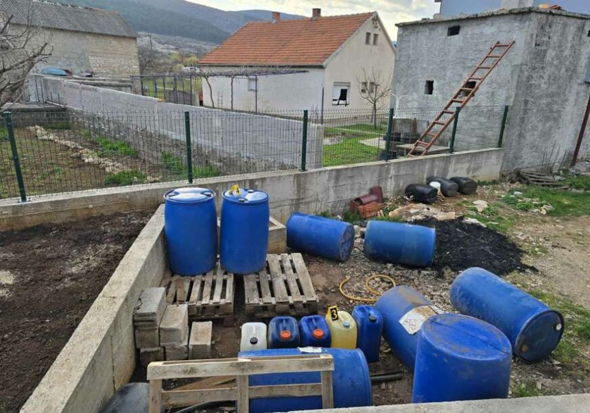 Pretresi u Gacku, Bileći i Nevesinju, ima uhapšenih Pretresi u Gacku, Bileći i Nevesinju, ima uhapšenih