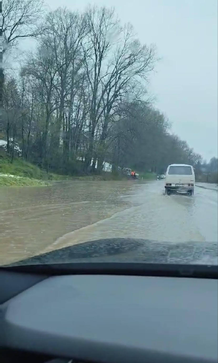 Stanje na vodotocima: Sava i Drina miruju, bujične vode prave probleme kod Doboja (Foto)