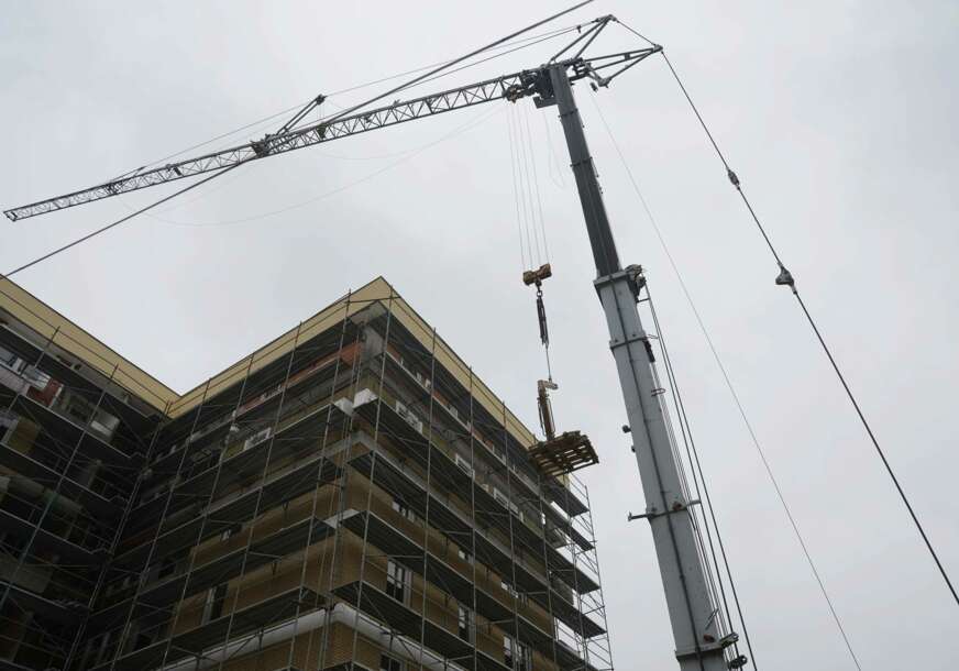 Plata u koverti i neplaćeno zdravstveno osiguranje: Rad na crno i dalje NE JENJAVA U SRPSKOJ, a ove 3 djelatnosti najviše pogođene