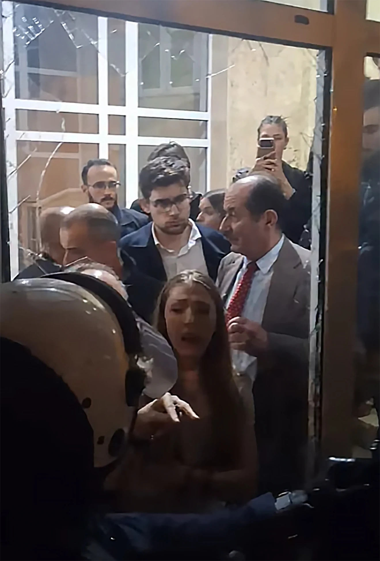 Izbori za studentski parlament na Medicinskom fakultetu: Krađa uz malu pomoć pendreka