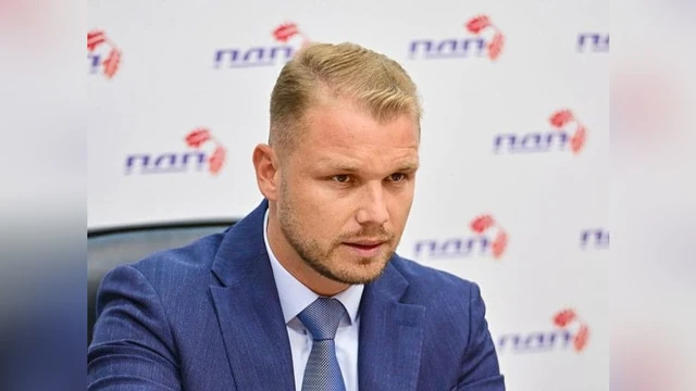 Stanivuković poklonio stan djeci stradalih sveštenika i popadije iz Dervente