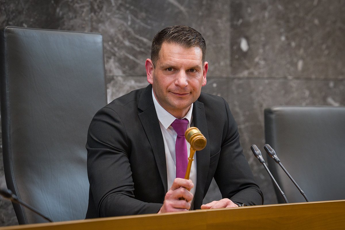 Stevanović želi u Moskvu: Kritikuju ga da će Sloveniju dovesti na „pogrešnu stranu“ Stevanović želi u Moskvu: Kritikuju ga da će Sloveniju dovesti na „pogrešnu stranu“