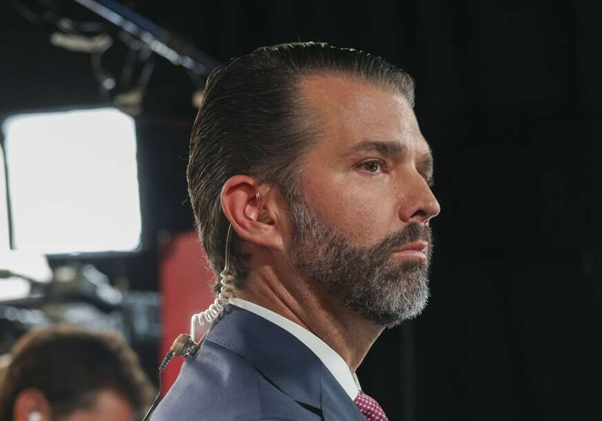 Velike mjere obezbjeđenja: Donald Tramp Mlađi stigao u centar Banjaluke Velike mjere obezbjeđenja: Donald Tramp Mlađi stigao u centar Banjaluke