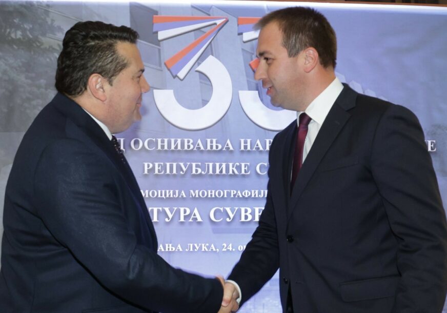 (FOTO) Kuva se u vladajućoj koaliciji: Selak se pohvalio političkim uzletom, Stevandić ga nazvao „MAJMUNOM“ (FOTO) Kuva se u vladajućoj koaliciji: Selak se pohvalio političkim uzletom, Stevandić ga nazvao „MAJMUNOM“