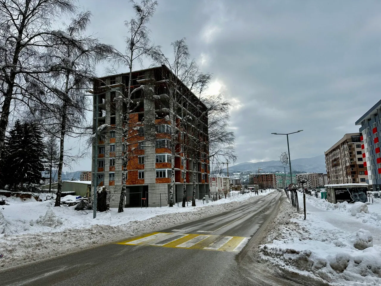 ISTOČNO SARAJEVO: Prodaje se 11 dunuma FAMOS-ove zemlje, ko će kupiti Dečansku ulicu izgrađenu na ovoj zemlji ?