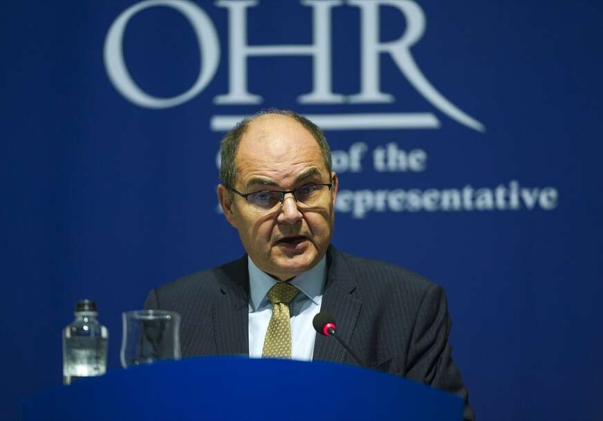 Poznato kada Kristijan Šmit odlazi iz BiH „Ne dolazi u obzir zatvaranje kancelarije OHR dok se ne ispune svi uslovi“ Poznato kada Kristijan Šmit odlazi iz BiH „Ne dolazi u obzir zatvaranje kancelarije OHR dok se ne ispune svi uslovi“