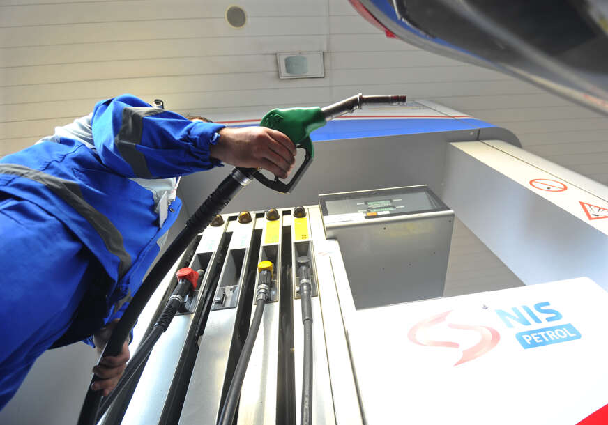 Zavukli nam ruku u džep: Pogledajte koliko je naftaše KOŠTALA ALAVOST, i trgovci prošli kao bos po trnju