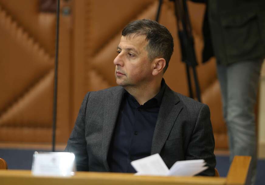 „Ići ću SAM PROTIV SVIH“ Sporazum opozicije Vukanović nazvao izdajom, Stanivukovića opisao u 3 riječi