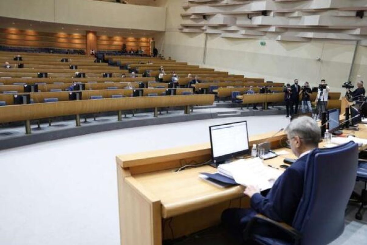 Uoči sjednice Predstavničkog doma Parlamenta BiH: Hoće li stranke Trojke pomoći da SNSD i HDZ dobiju članicu CIK-a?