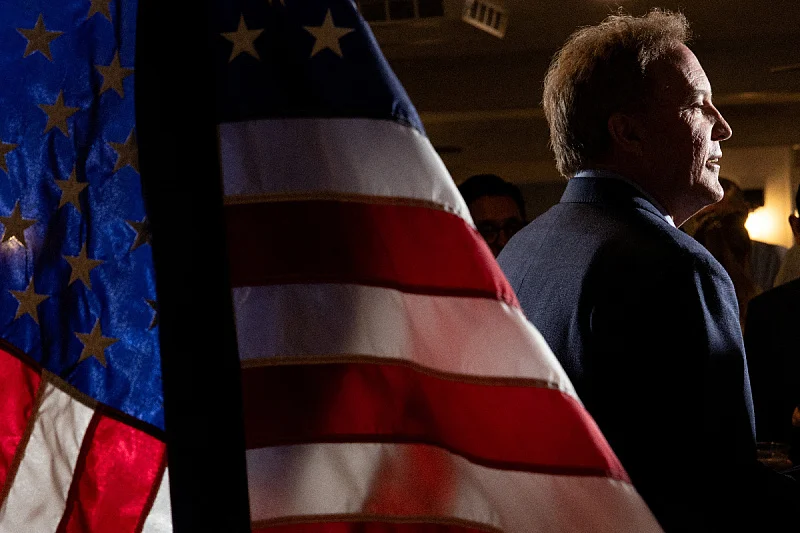 Demokrate u naletu, republikanci uzdrmani pred izbore za Kongres Demokrate u naletu, republikanci uzdrmani pred izbore za Kongres