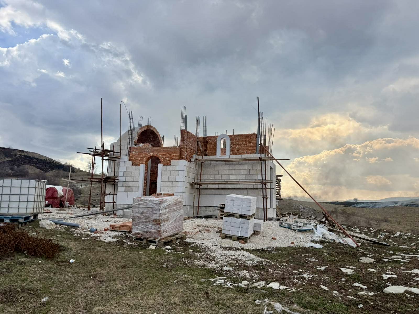 Donatorski turnir u malom fudbalu za izgradnju Hrama u Kokorini 19. aprila (nedjelja) Donatorski turnir u malom fudbalu za izgradnju Hrama u Kokorini 19. aprila (nedjelja)