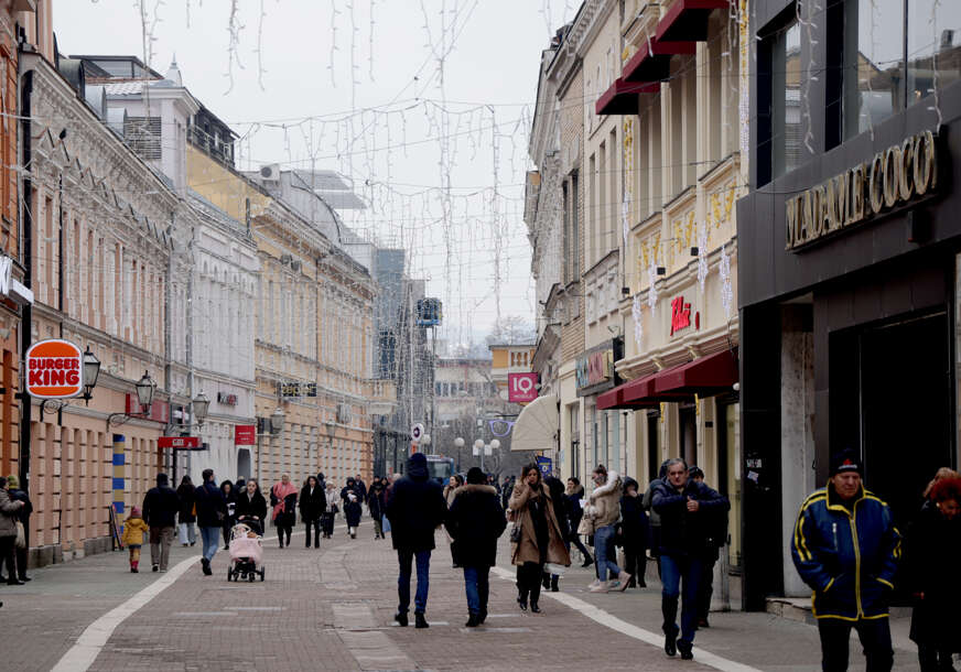 RAST PLATA U JAVNOM SEKTORU POD LUPOM Evo ko je zapravo na dobitku, a ko ostaje kratkih rukava RAST PLATA U JAVNOM SEKTORU POD LUPOM Evo ko je zapravo na dobitku, a ko ostaje kratkih rukava