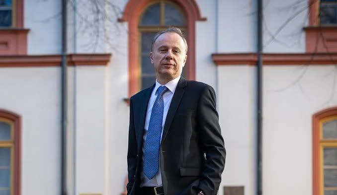 Rektor: Mogu da uzmu risivere i kompjutere, ali istinu ne mogu da uzmu