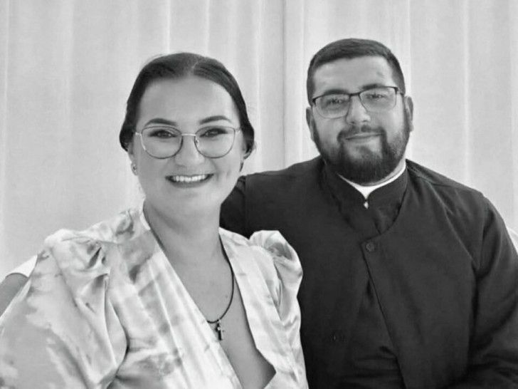 „To je najveća tragedija do sada“ Sahranjeni sveštenik i popadija, dan žalosti u Derventi i Brodu