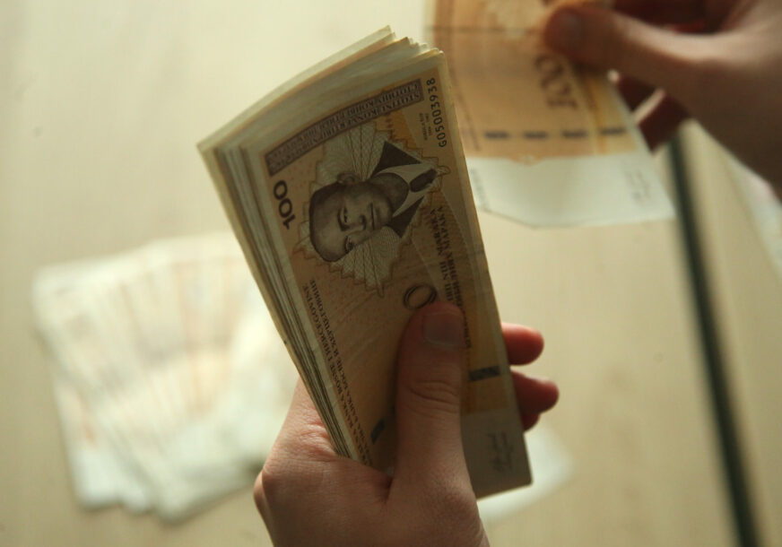 „Banke u BiH neopravdano uzele milijardu po osnovu euribora“ Kome će uskoro porasti rate kredita u Srpskoj