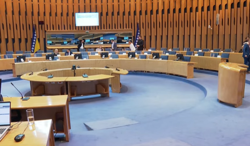 Ponovo SNSD i HDZ bojkotovali sjednicu o akcizama Ponovo SNSD i HDZ bojkotovali sjednicu o akcizama