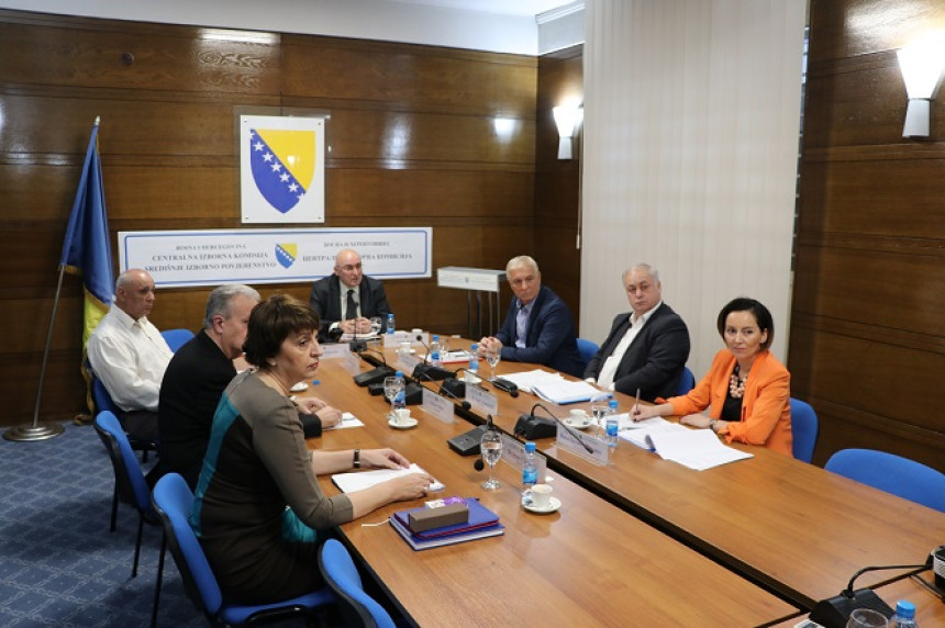 Raspisivanje izbora 7. maja, skeneri pod znakom pitanja Raspisivanje izbora 7. maja, skeneri pod znakom pitanja