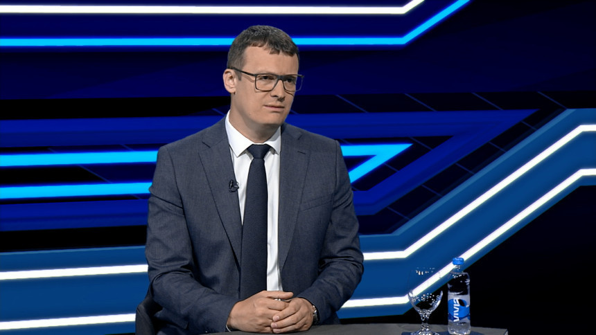 “Donošenje odluka vratiti u institucije sistema, ne u kafane”