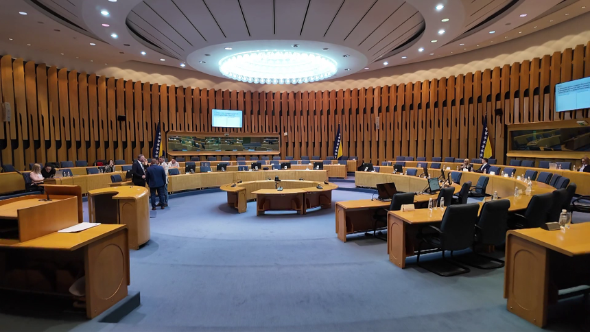 Novac „liježe“ i kad se blokira: Nagrađeni za nerad