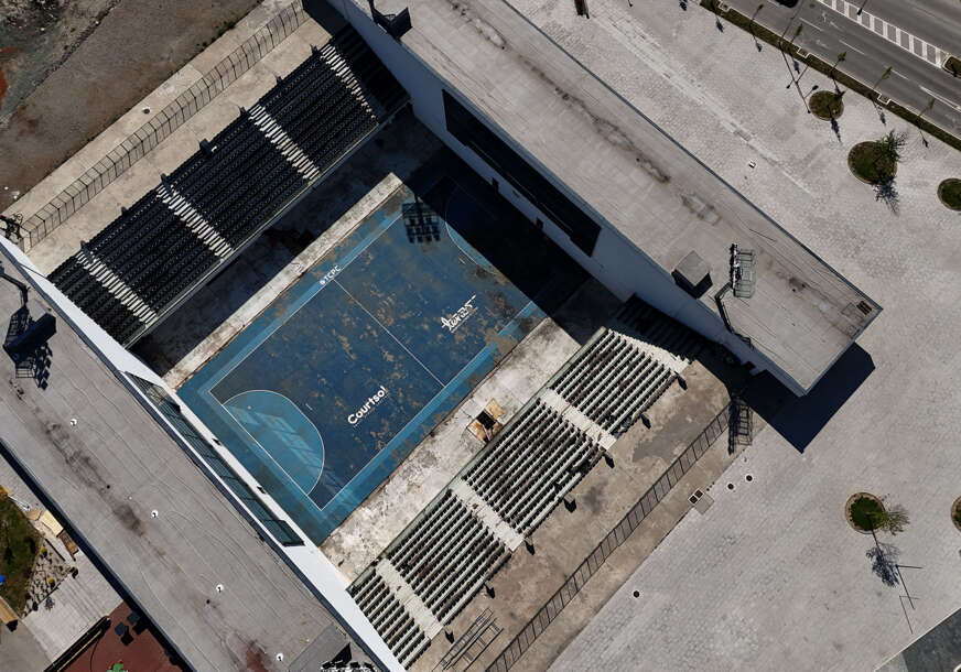 (VIDEO, FOTO) NAJSKUPLJE BANJALUČKO RUGLO Teniski kompleks sve više PROPADA, niko ne zna čemu služi