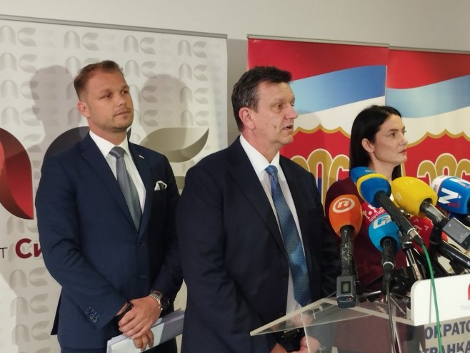 SDS prepušta kandidaturu Stanivukoviću?! SDS prepušta kandidaturu Stanivukoviću?!