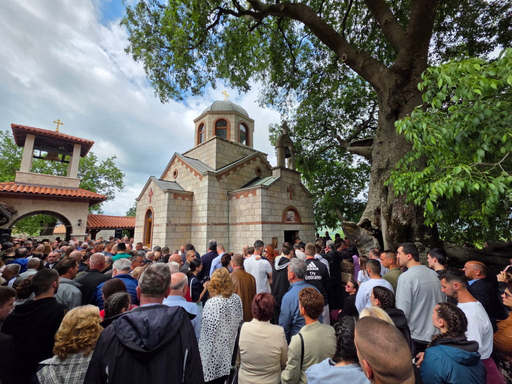 Sveti Vasilije sabrao veliki broj vjernika u Mrkonjiće (Foto) Sveti Vasilije sabrao veliki broj vjernika u Mrkonjiće (Foto)