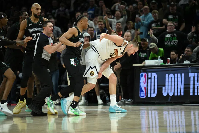 Kraj za Jokića i Denver! Nikola na ivici tuče, Džamal Marej ga izdao, Vulvsi rastrgli Nagetse! /VIDEO/