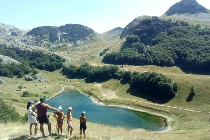 Zašto je turistima SRPSKA „NEVIDLJIVA“: Imamo prašume i kanjone, na TikToku ne postojimo, a Instagramom VLADAJU SARAJEVO I MOSTAR Zašto je turistima SRPSKA „NEVIDLJIVA“: Imamo prašume i kanjone, na TikToku ne postojimo, a Instagramom VLADAJU SARAJEVO I MOSTAR