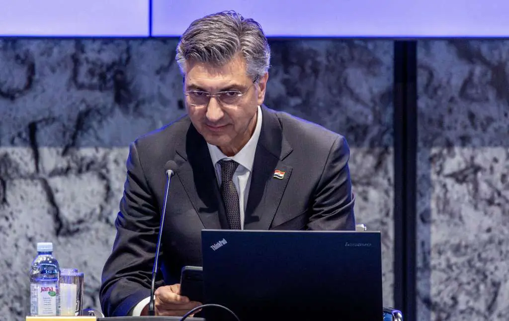 Hrvatsko uslovljavanje Crne Gore i kriza politike proširenja EU