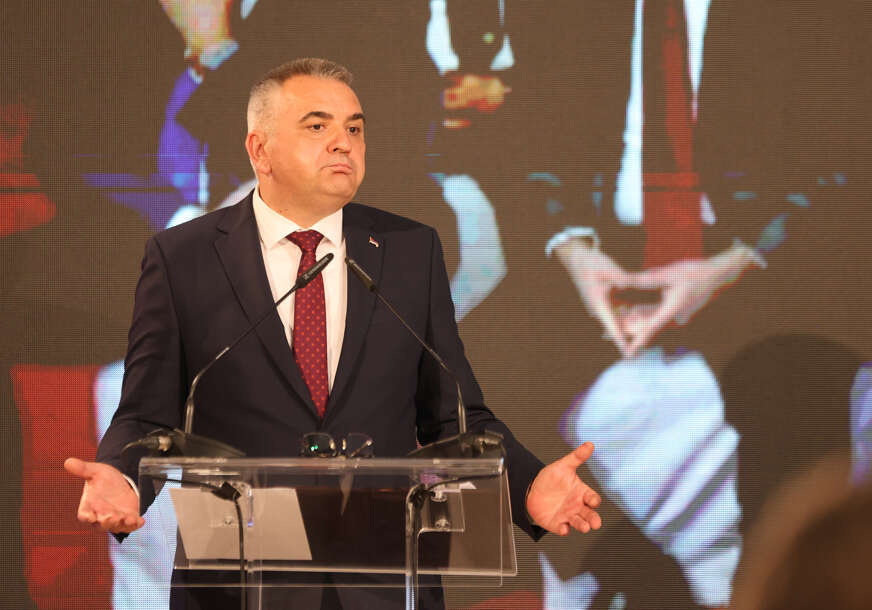 „Sve opcije su otvorene“ Minić o Đajićevoj smjeni sa mjesta direktora UKC