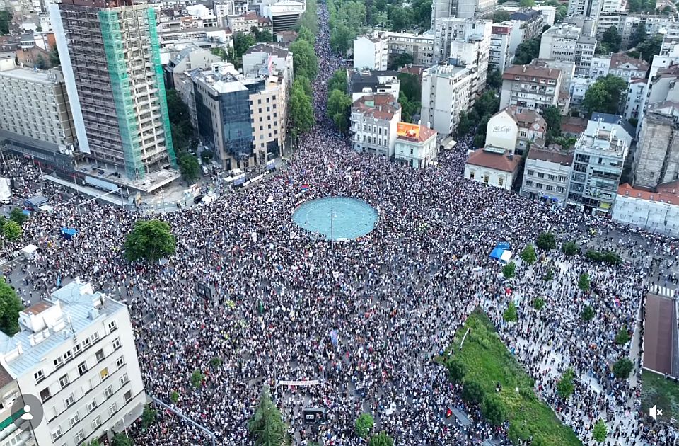 100 hiljada na protestnom skupu studenata na Slaviji